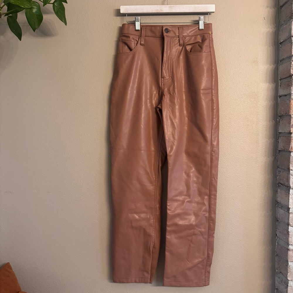 ABERCROMBIE 90s Straight Vegan Leather Pants